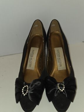 Naturalizer Black Satin Pointed Toe Flats Bow Rhinestone Dressy Comfort Size 8.5